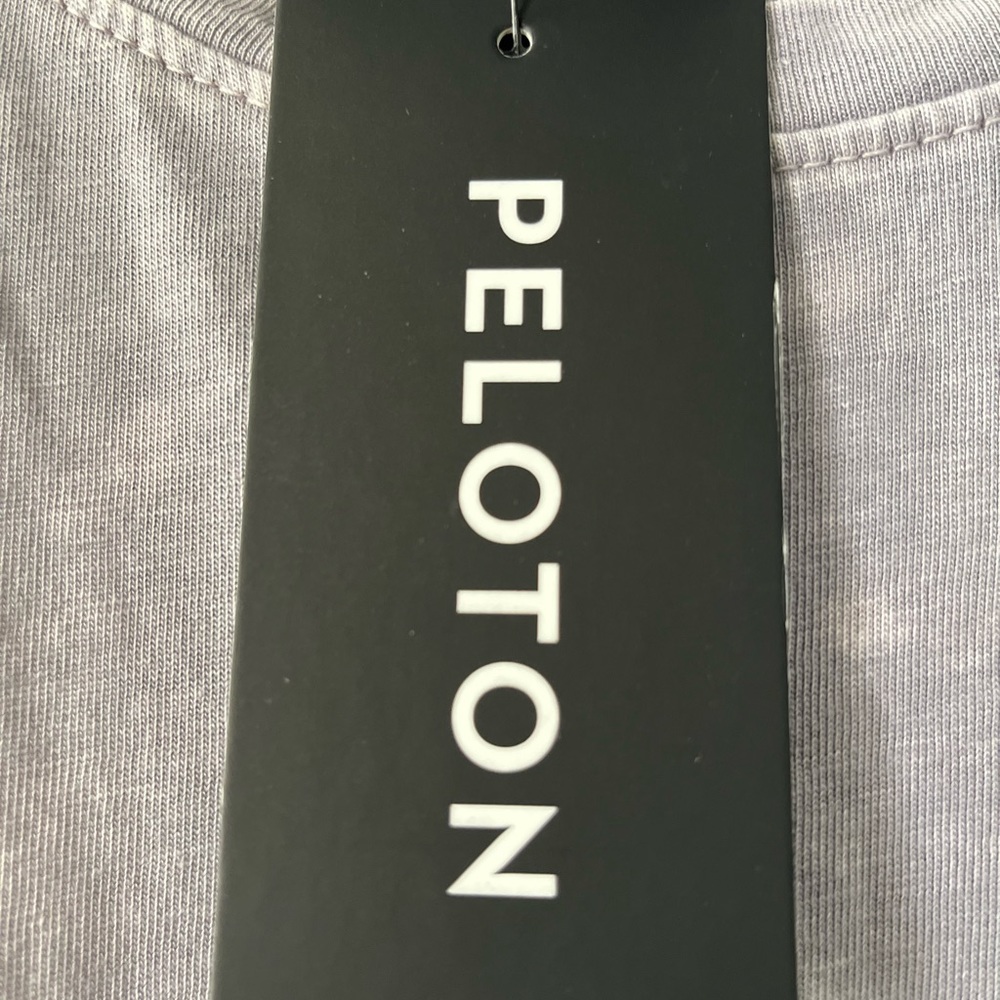 Peloton Flow Racer Tank Woman - Picture 4 of 5